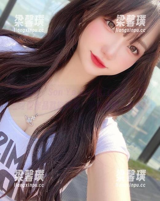只需点击，Son Ye Eun的[Loozy]恋物咖啡馆作品就能下载，简直是懒人福音！